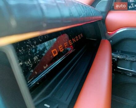 Коричневый Ленд Ровер Дефендер, объемом двигателя 3 л и пробегом 65 тыс. км за 72999 $, фото 80 на Automoto.ua