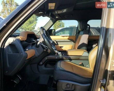 Ленд Ровер Дефендер 2021 у Львові на Automoto.ua Коричневий Ленд Ровер Дефендер, об'ємом двигуна 3 л та пробігом 13 тис. км за 41000 $, фото 2 на Automoto.ua