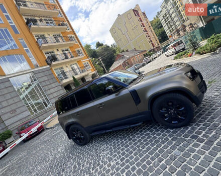 Ленд Ровер Дефендер 2023 у Києві на Automoto.ua Коричневий Ленд Ровер Дефендер, об'ємом двигуна 3 л та пробігом 8 тис. км за 91500 $, фото 5 на Automoto.ua