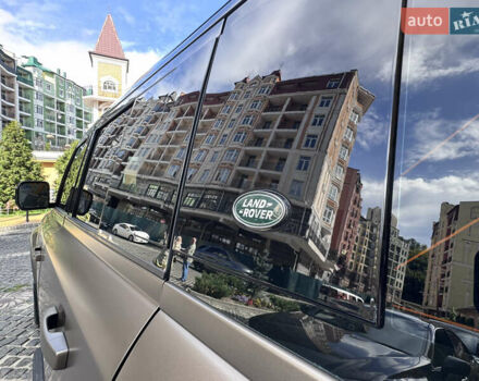 Ленд Ровер Дефендер 2023 у Києві на Automoto.ua Коричневий Ленд Ровер Дефендер, об'ємом двигуна 3 л та пробігом 8 тис. км за 91500 $, фото 44 на Automoto.ua