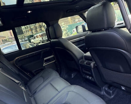 Ленд Ровер Дефендер 2023 у Києві на Automoto.ua Коричневий Ленд Ровер Дефендер, об'ємом двигуна 3 л та пробігом 8 тис. км за 91500 $, фото 35 на Automoto.ua