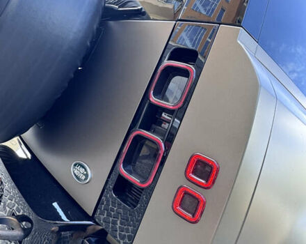 Ленд Ровер Дефендер 2023 у Києві на Automoto.ua Коричневий Ленд Ровер Дефендер, об'ємом двигуна 3 л та пробігом 8 тис. км за 91500 $, фото 43 на Automoto.ua