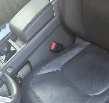 Красный Ленд Ровер Дефендер, объемом двигателя 3 л и пробегом 26 тыс. км за 117000 $, фото 32 на Automoto.ua