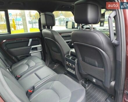 Червоний Ленд Ровер Дефендер, об'ємом двигуна 3 л та пробігом 26 тис. км за 100114 $, фото 63 на Automoto.ua