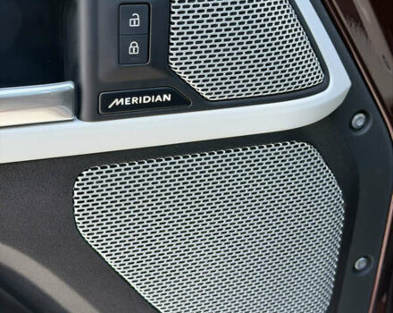 Красный Ленд Ровер Дефендер, объемом двигателя 3 л и пробегом 26 тыс. км за 105000 $, фото 23 на Automoto.ua