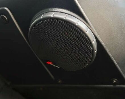 Ленд Ровер Дефендер, объемом двигателя 2.2 л и пробегом 98 тыс. км за 76000 $, фото 22 на Automoto.ua