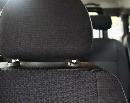 Ленд Ровер Дефендер, объемом двигателя 2.2 л и пробегом 98 тыс. км за 87000 $, фото 20 на Automoto.ua