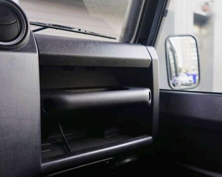 Ленд Ровер Дефендер, объемом двигателя 2.2 л и пробегом 98 тыс. км за 87000 $, фото 23 на Automoto.ua