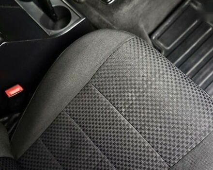 Ленд Ровер Дефендер, объемом двигателя 2.2 л и пробегом 98 тыс. км за 76000 $, фото 18 на Automoto.ua