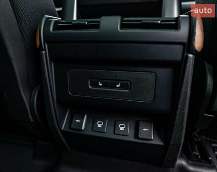 Ленд Ровер Дефендер, об'ємом двигуна 3 л та пробігом 112 тис. км за 64665 $, фото 21 на Automoto.ua