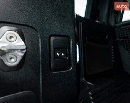 Ленд Ровер Дефендер, об'ємом двигуна 3 л та пробігом 105 тис. км за 61728 $, фото 7 на Automoto.ua