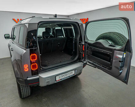 Ленд Ровер Дефендер, об'ємом двигуна 3 л та пробігом 105 тис. км за 61728 $, фото 4 на Automoto.ua