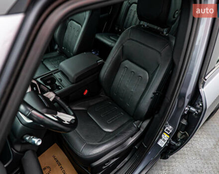 Ленд Ровер Дефендер, об'ємом двигуна 3 л та пробігом 105 тис. км за 61728 $, фото 9 на Automoto.ua