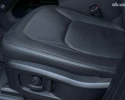 Ленд Ровер Дефендер, объемом двигателя 3 л и пробегом 80 тыс. км за 84900 $, фото 29 на Automoto.ua