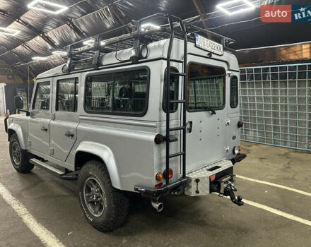 Серый Ленд Ровер Дефендер, объемом двигателя 2.4 л и пробегом 24 тыс. км за 38500 $, фото 6 на Automoto.ua