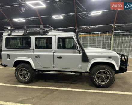 Серый Ленд Ровер Дефендер, объемом двигателя 2.4 л и пробегом 24 тыс. км за 38500 $, фото 1 на Automoto.ua