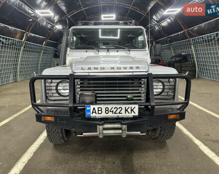 Серый Ленд Ровер Дефендер, объемом двигателя 2.4 л и пробегом 24 тыс. км за 36000 $, фото 3 на Automoto.ua