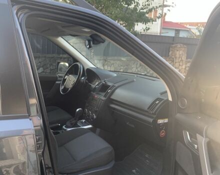 Серый Ленд Ровер Дефендер, объемом двигателя 2.2 л и пробегом 300 тыс. км за 10300 $, фото 2 на Automoto.ua