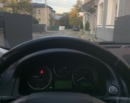 Серый Ленд Ровер Дефендер, объемом двигателя 2.2 л и пробегом 300 тыс. км за 10300 $, фото 7 на Automoto.ua