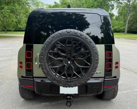 Серый Ленд Ровер Дефендер, объемом двигателя 3 л и пробегом 34 тыс. км за 31800 $, фото 2 на Automoto.ua