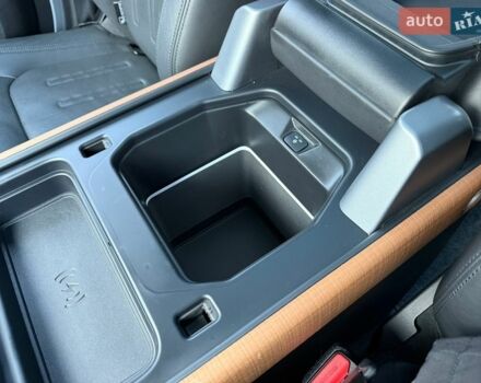 Сірий Ленд Ровер Дефендер, об'ємом двигуна 3 л та пробігом 97 тис. км за 69999 $, фото 23 на Automoto.ua