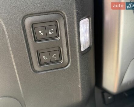 Серый Ленд Ровер Дефендер, объемом двигателя 3 л и пробегом 127 тыс. км за 60000 $, фото 19 на Automoto.ua