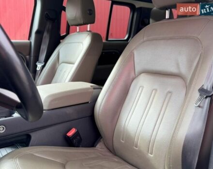 Сірий Ленд Ровер Дефендер, об'ємом двигуна 3 л та пробігом 127 тис. км за 60900 $, фото 11 на Automoto.ua