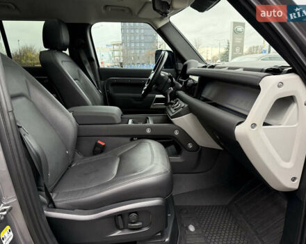 Серый Ленд Ровер Дефендер, объемом двигателя 3 л и пробегом 82 тыс. км за 92000 $, фото 34 на Automoto.ua