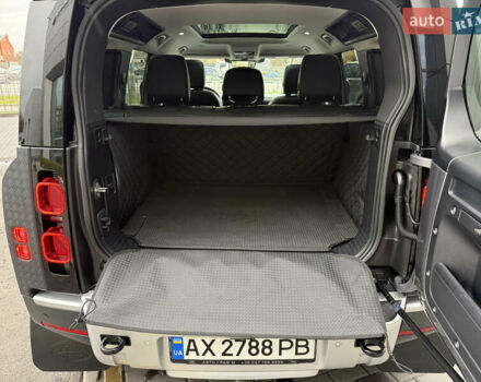 Серый Ленд Ровер Дефендер, объемом двигателя 3 л и пробегом 82 тыс. км за 92000 $, фото 27 на Automoto.ua