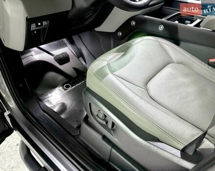 Серый Ленд Ровер Дефендер, объемом двигателя 3 л и пробегом 26 тыс. км за 84000 $, фото 26 на Automoto.ua