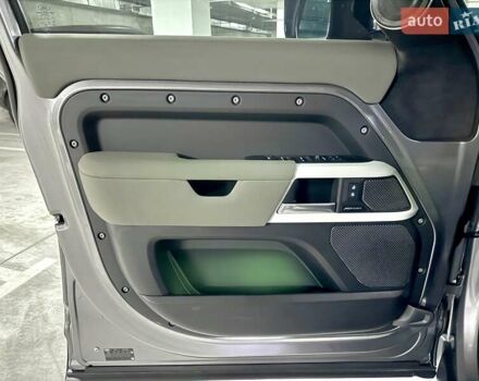 Серый Ленд Ровер Дефендер, объемом двигателя 3 л и пробегом 26 тыс. км за 84000 $, фото 21 на Automoto.ua