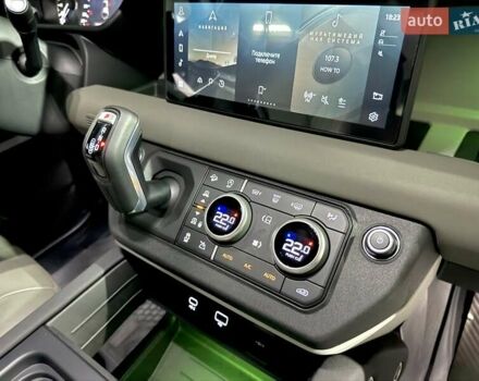 Серый Ленд Ровер Дефендер, объемом двигателя 3 л и пробегом 26 тыс. км за 88000 $, фото 38 на Automoto.ua