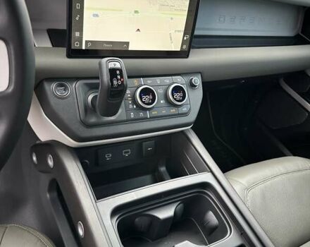 Сірий Ленд Ровер Дефендер, об'ємом двигуна 3 л та пробігом 49 тис. км за 85700 $, фото 17 на Automoto.ua