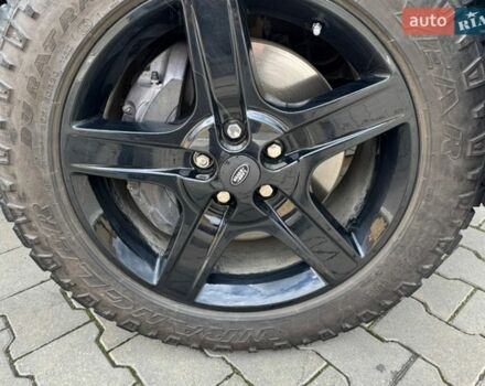 Сірий Ленд Ровер Дефендер, об'ємом двигуна 3 л та пробігом 89 тис. км за 78000 $, фото 35 на Automoto.ua