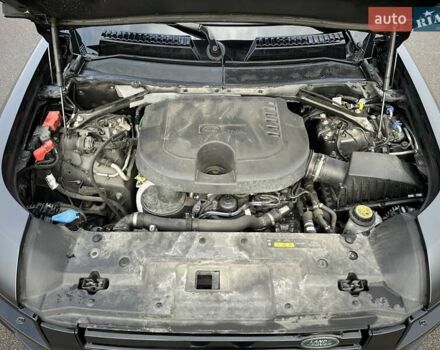 Сірий Ленд Ровер Дефендер, об'ємом двигуна 3 л та пробігом 49 тис. км за 85700 $, фото 35 на Automoto.ua