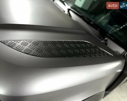 Серый Ленд Ровер Дефендер, объемом двигателя 3 л и пробегом 26 тыс. км за 88000 $, фото 6 на Automoto.ua