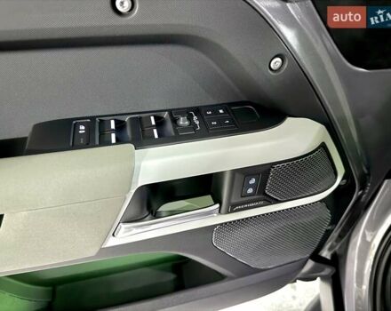 Серый Ленд Ровер Дефендер, объемом двигателя 3 л и пробегом 26 тыс. км за 79999 $, фото 23 на Automoto.ua