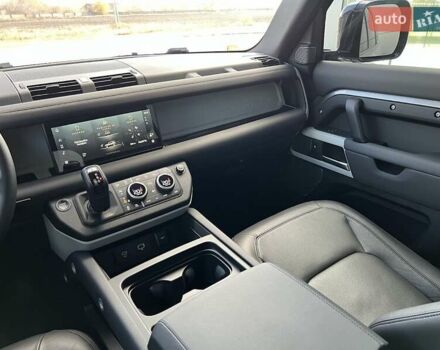 Серый Ленд Ровер Дефендер, объемом двигателя 3 л и пробегом 22 тыс. км за 77500 $, фото 22 на Automoto.ua