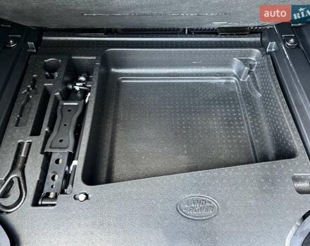 Серый Ленд Ровер Дефендер, объемом двигателя 3 л и пробегом 22 тыс. км за 77500 $, фото 25 на Automoto.ua