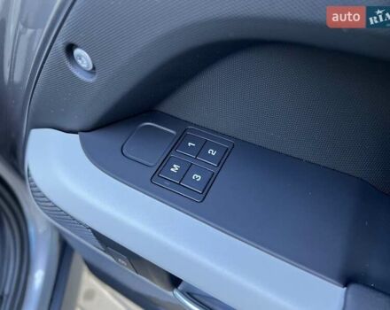 Серый Ленд Ровер Дефендер, объемом двигателя 3 л и пробегом 22 тыс. км за 77500 $, фото 27 на Automoto.ua