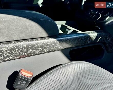 Серый Ленд Ровер Дефендер, объемом двигателя 5 л и пробегом 5 тыс. км за 265000 $, фото 11 на Automoto.ua