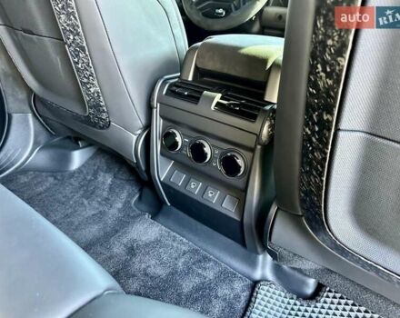 Серый Ленд Ровер Дефендер, объемом двигателя 5 л и пробегом 5 тыс. км за 265000 $, фото 16 на Automoto.ua