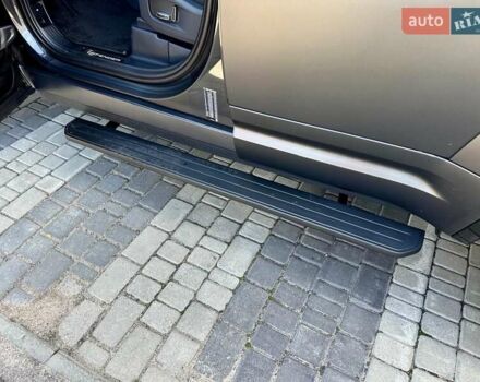 Серый Ленд Ровер Дефендер, объемом двигателя 5 л и пробегом 5 тыс. км за 265000 $, фото 25 на Automoto.ua