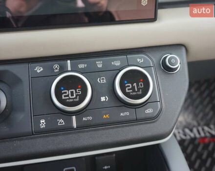 Синий Ленд Ровер Дефендер, объемом двигателя 3 л и пробегом 27 тыс. км за 74900 $, фото 52 на Automoto.ua