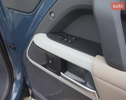 Синий Ленд Ровер Дефендер, объемом двигателя 3 л и пробегом 27 тыс. км за 74900 $, фото 25 на Automoto.ua