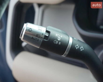 Синий Ленд Ровер Дефендер, объемом двигателя 3 л и пробегом 27 тыс. км за 74900 $, фото 43 на Automoto.ua