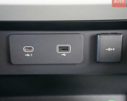 Синий Ленд Ровер Дефендер, объемом двигателя 3 л и пробегом 27 тыс. км за 74900 $, фото 54 на Automoto.ua