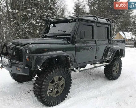 Зеленый Ленд Ровер Дефендер, объемом двигателя 2.5 л и пробегом 201 тыс. км за 52500 $, фото 31 на Automoto.ua