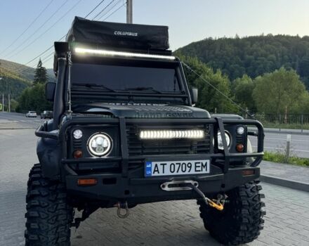 Зелений Ленд Ровер Дефендер, об'ємом двигуна 2.5 л та пробігом 201 тис. км за 52506 $, фото 1 на Automoto.ua