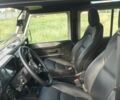Зелений Ленд Ровер Дефендер, об'ємом двигуна 2.5 л та пробігом 147 тис. км за 15000 $, фото 4 на Automoto.ua
